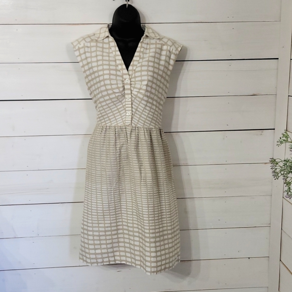 Retro style Dress Barn dress in a size 8